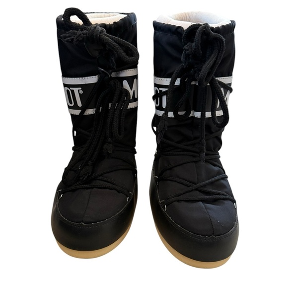 Kids black moon boot size 13.5 to 2.5 kids in great used condition - Picture 3 of 8